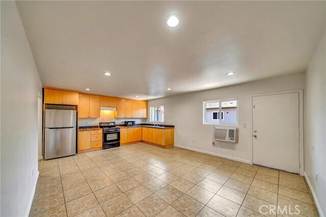 Building Photo - 6735 Elmer Ave