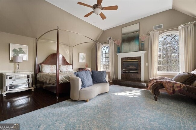 Building Photo - 530 Slane Trce