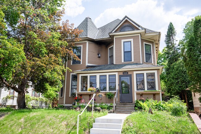 Primary Photo - 1800 Englewood Ave