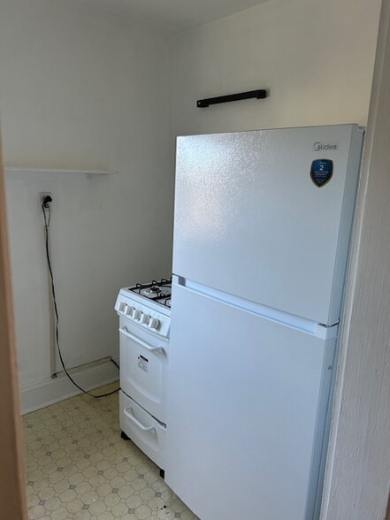 Building Photo - 767 52nd St