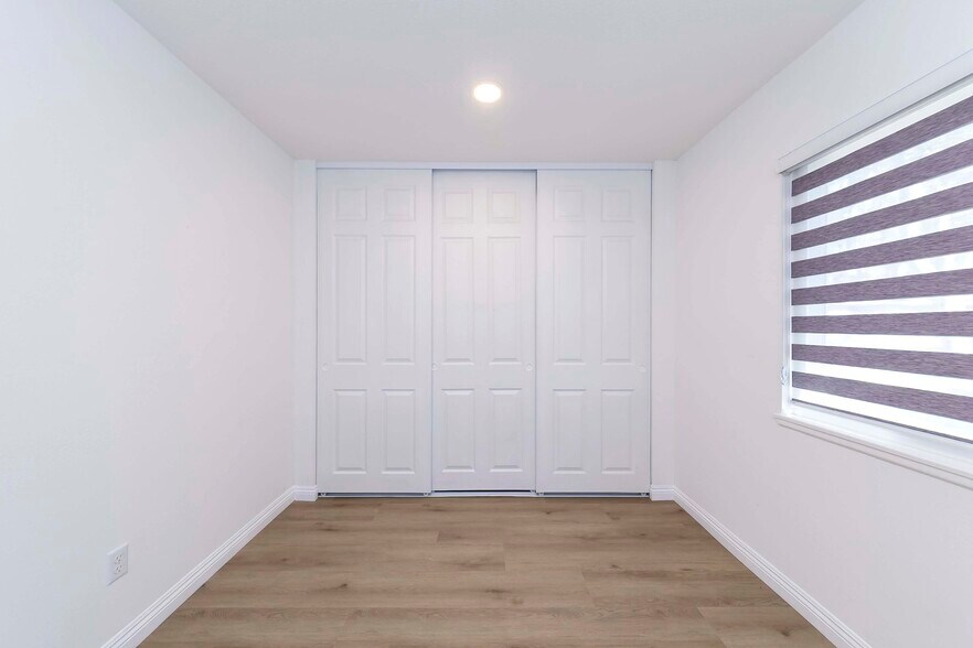 Building Photo - 2423 Coventry Cir