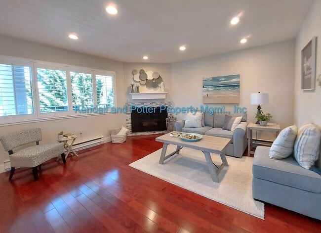 Building Photo - Impeccable 2BR, 1BA Capitola Condo with Oc...