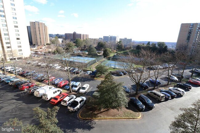 Building Photo - 307 Yoakum Pkwy