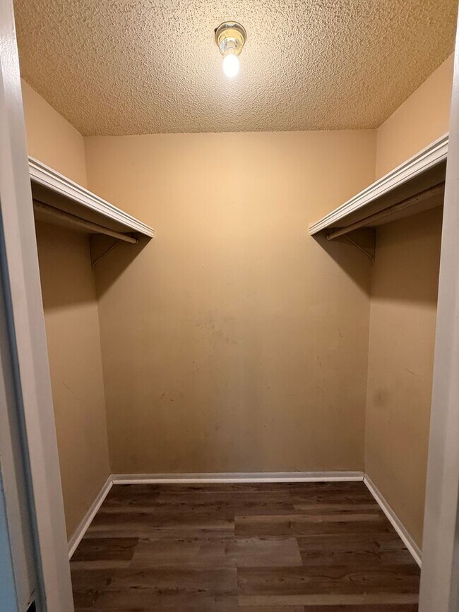 Building Photo - 106 Vieux Orleans Cir