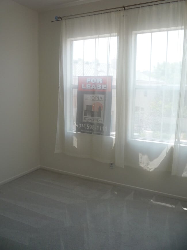 Building Photo - Charming Two-Story Townhome in Union Square