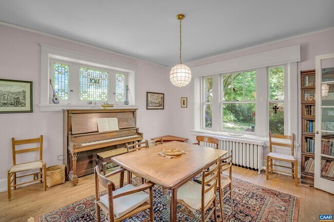 Building Photo - 502 Park Hill