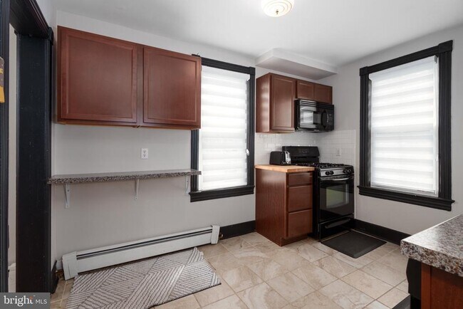 Building Photo - 357 Nassau St