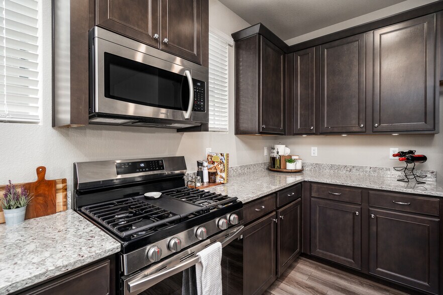 Building Photo - 1643 Rose Quartz Hts