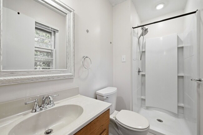 Building Photo - 5914 Ormskirk Dr