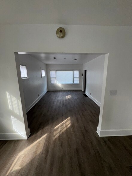 Dining Room / Living Room - 1019 Romayne Ave