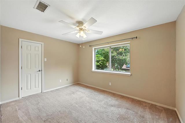 Building Photo - 4213 Village Green Dr