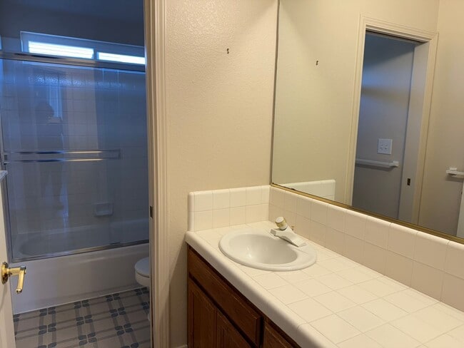 Building Photo - 413 Redrock Way