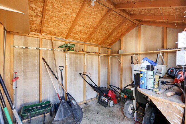 Building Photo - $2,195.95, 3-bed, 2-bed, ranch-style home with a large backyard and $300 off first month's rent