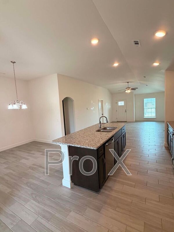 Building Photo - 613 Ty Ct