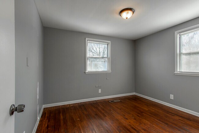 Building Photo - 3259 Panorama Dr