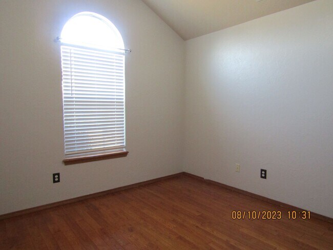 Building Photo - PETS ARE NEGOTIABLE WITH OWNER APPROVAL