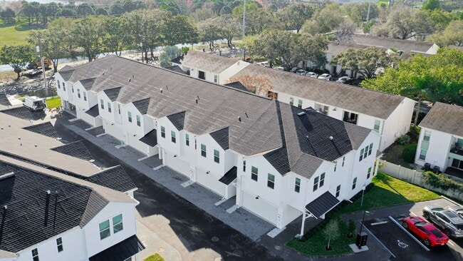 Building Photo - Brand New Craftsman Style Constructed Town...