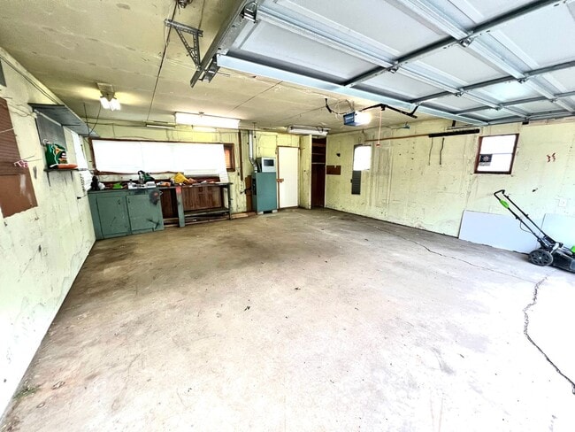 Building Photo - Single-Family Home Minutes from Saint Mary's!