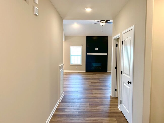 Building Photo - 413 Ayden Ln