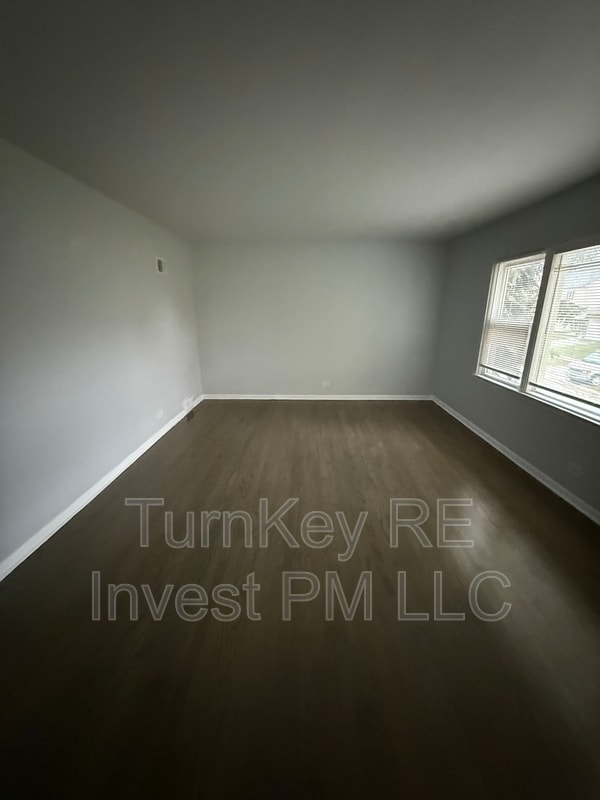 Building Photo - 1505 N Maywood Dr