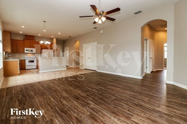 Building Photo - 7727 Stoney Hill Dr
