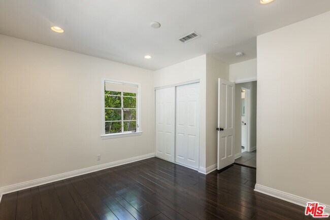 Building Photo - 11339 Thurston Pl