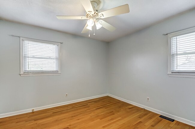 Building Photo - Beautifully Updated 4-Bed, 2.5-Bath Ranch Home in Belmont