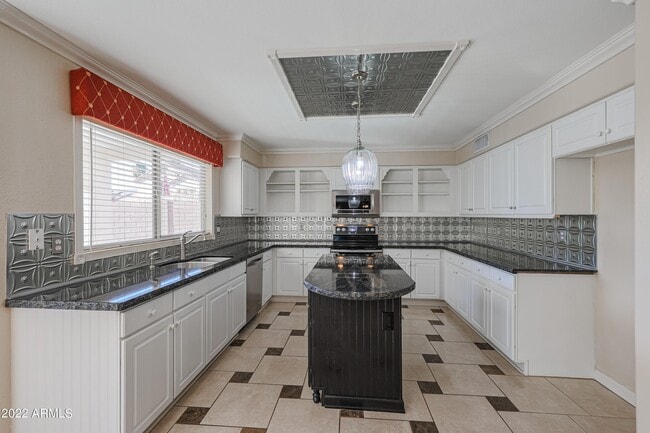 Building Photo - 16146 N 158th Ave