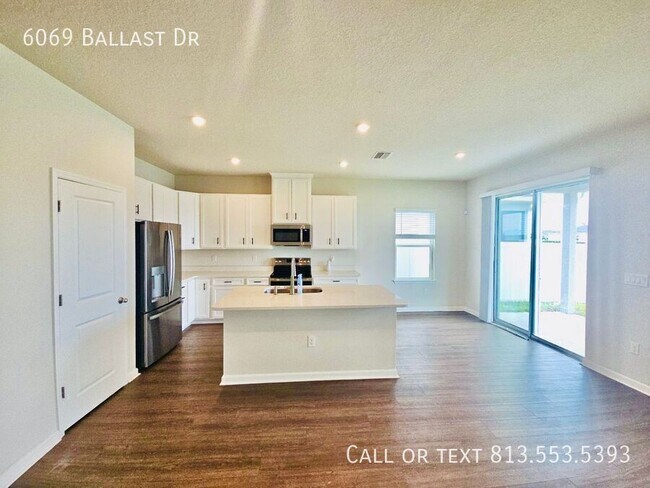 Building Photo - 6069 Ballast Dr