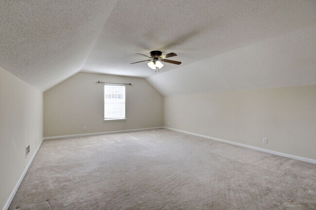 Building Photo - Super cute Ranch on Cul De Sac with update...