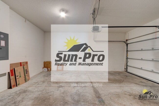 Building Photo - 1660 Pham Dr