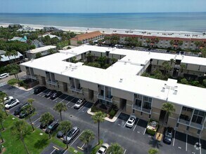 Building Photo - Atlantic Beach Gem!