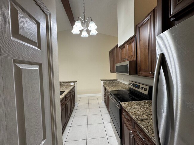 Building Photo - Charming 3 Bedroom, 2 Bathroom Home in Winter Park!!