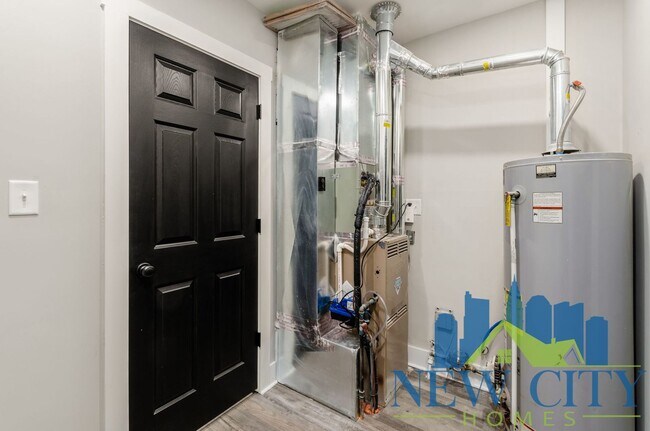 Building Photo - WAIVED $100 ADMIN FEE CALL TODAY!  Newly U...