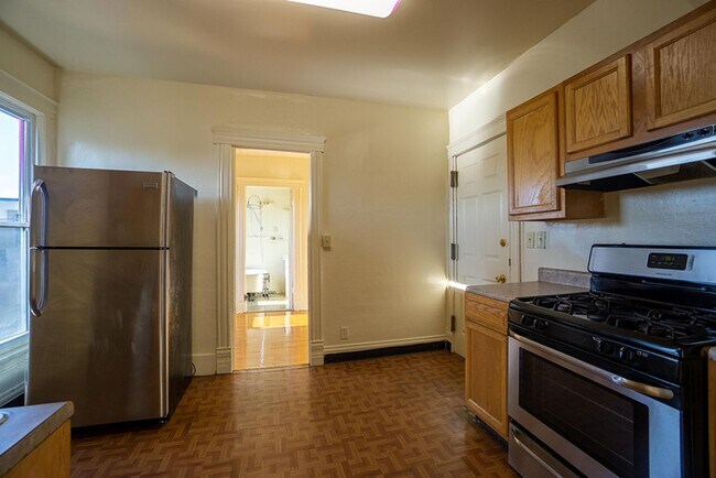 Building Photo - AVAILABLE 8/1/2026 - Second Floor Apartment