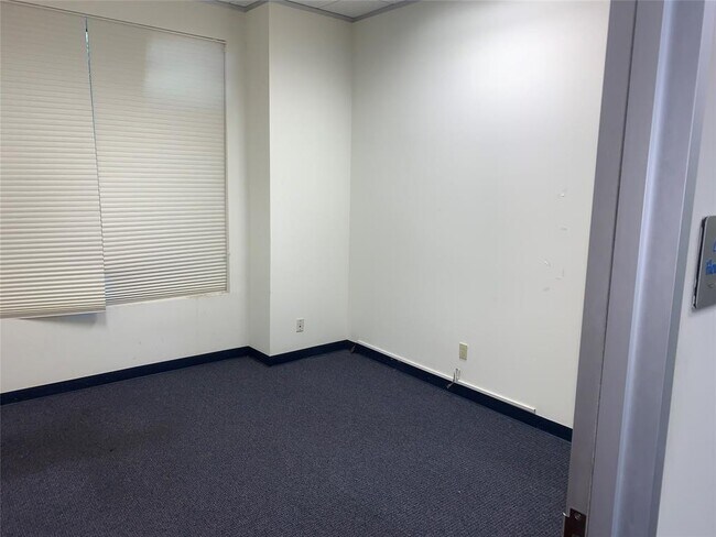 Building Photo - 1415 Highway 6