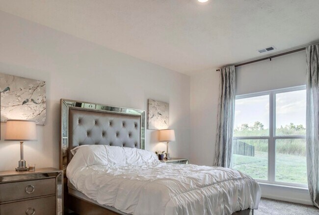 Building Photo - 4BR/2/5 Bath Home for Rent - Overlook at Eastwood - Two Car Garage!