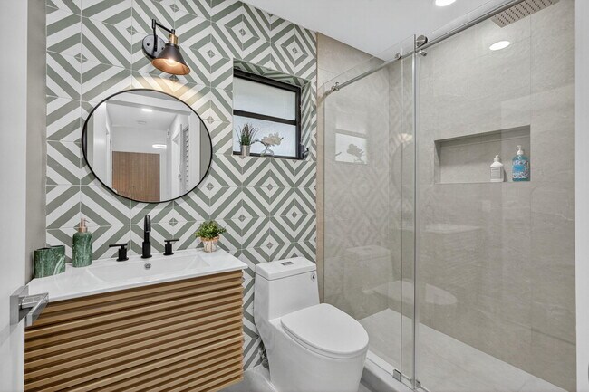 Building Photo - 10924 Roebelini Palm Ct