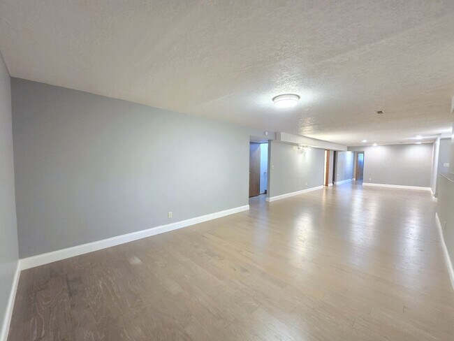Building Photo - $3,250- 5 Bed / 3 Bath Beautiful Home in Upper South Hill