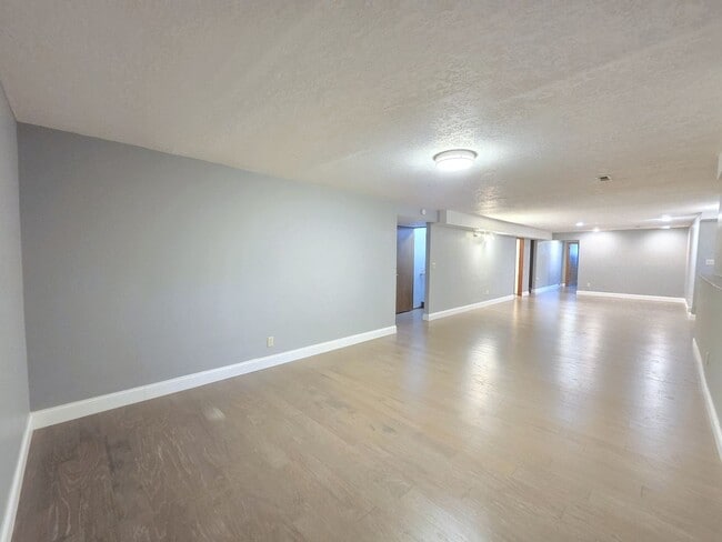 Building Photo - 3425 E 61st Ave