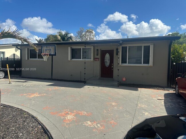 Building Photo - 1166 W 24th St