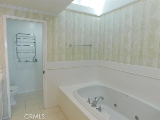 Building Photo - 7 Lakeview