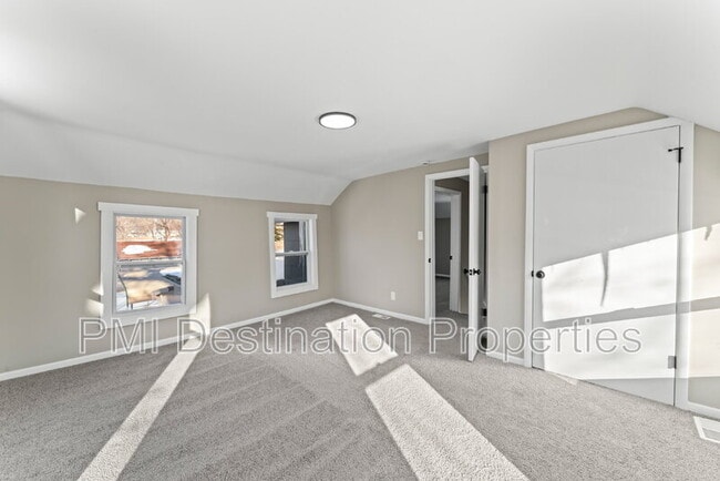 Building Photo - 811 N 10th St
