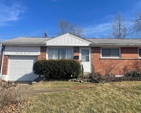 Building Photo - 9352 Bellefontaine Rd