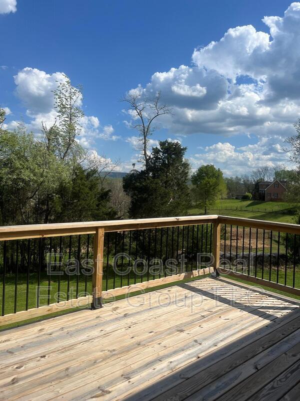 Building Photo - 18061 Crampton Ln