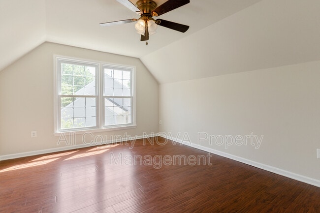 Building Photo - 7826 Fordson Rd