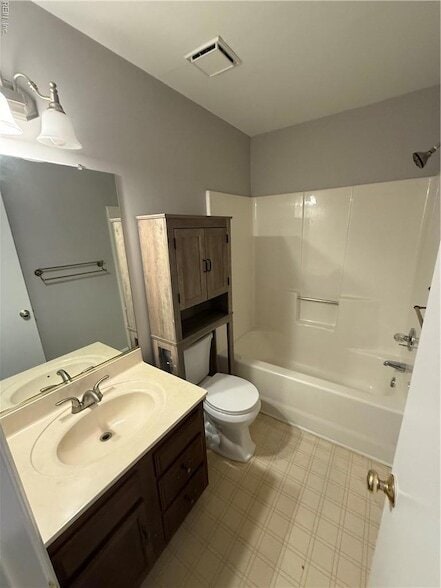 Building Photo - 5524 Annandale Dr