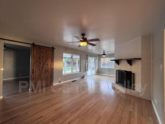 Building Photo - 1314 Carolyn Ave