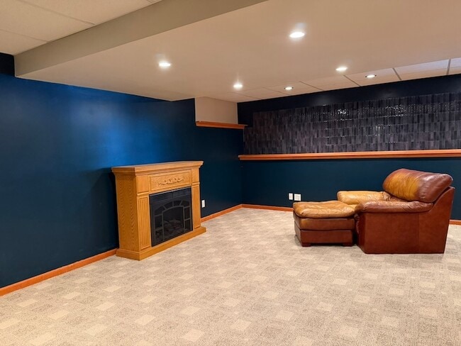 Building Photo - 773 Ridge Dr