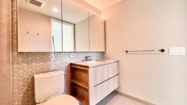 Building Photo - HIGH FLOOR 1BD UNIT AT THE LUXURIOUS KOULA...